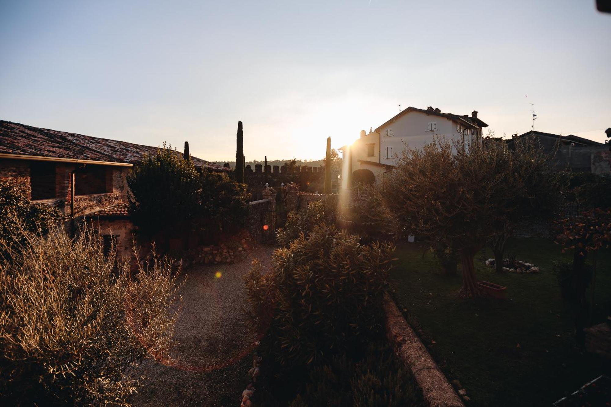 La Dimora Nel Castello Apartment Castellaro  ภายนอก รูปภาพ
